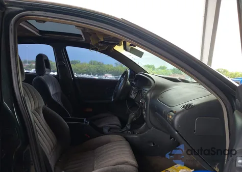 1999 Pontiac Grand Prix Gt z USA, uszkodzony, nr VIN 1G2WP52K5XF266417